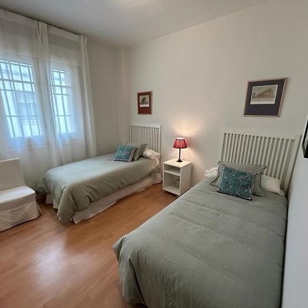 2 Bedroom Apartment By Guadalquivir River Siviglia Esterno foto